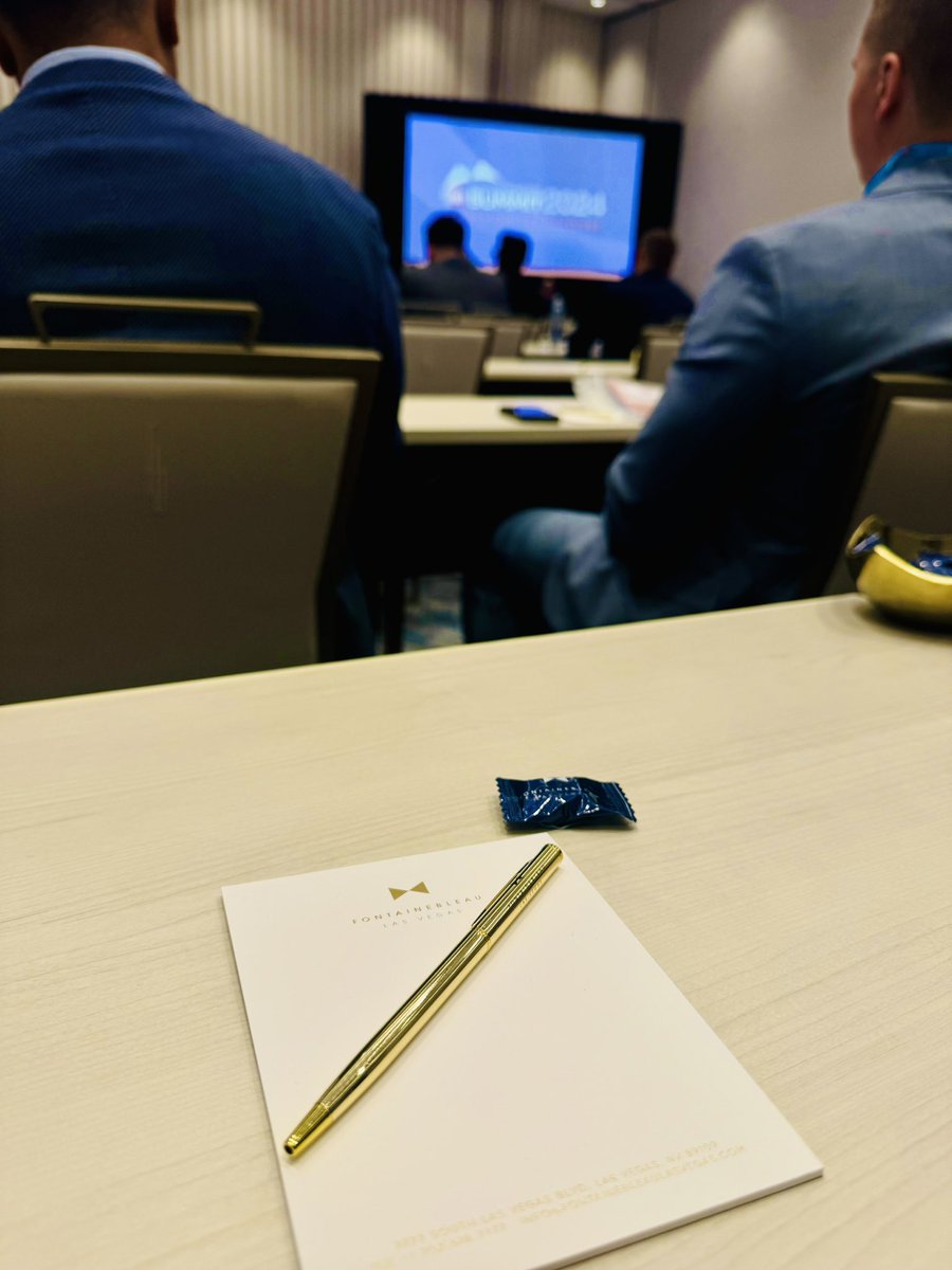Raisa_Rauf's tweet image. So grateful for the chance to present and attend @OrthoSummit 2024! Appreciated the incredible research conducted by orthopods at various levels of training. Thank you for the opportunity 🦴🧠!