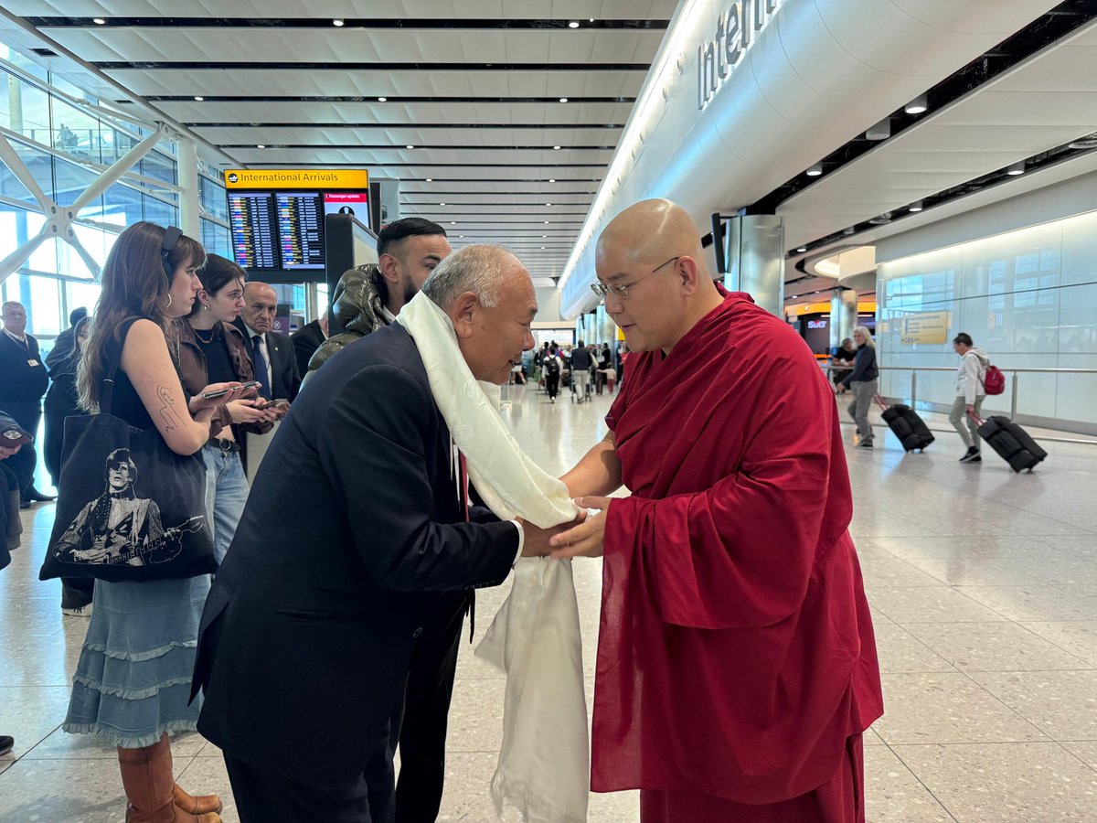 It was a great privilege to receive and welcome H E Ling Rinpoche to London, where will be teaching extensively in London for the next few days