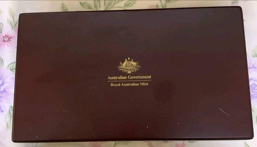 MccoinStacking's tweet photo. 2012 Mini Gold Proof Set Australia 🇦🇺

$1750 https://t.co/lDs1jLYSYB