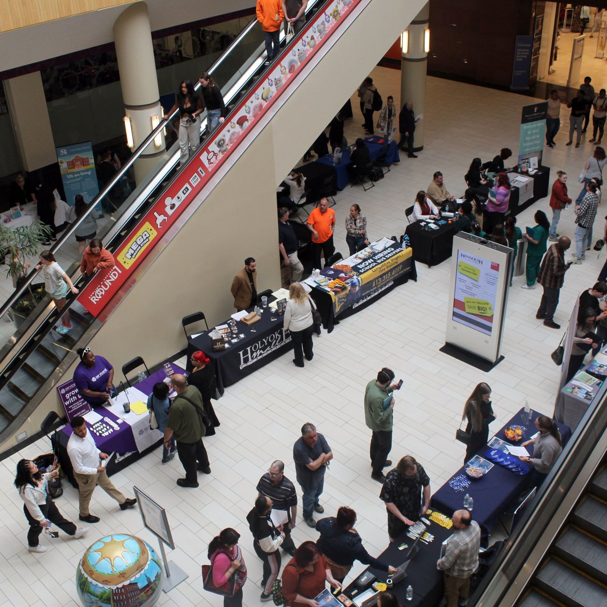 Holyoke Mall tweet media