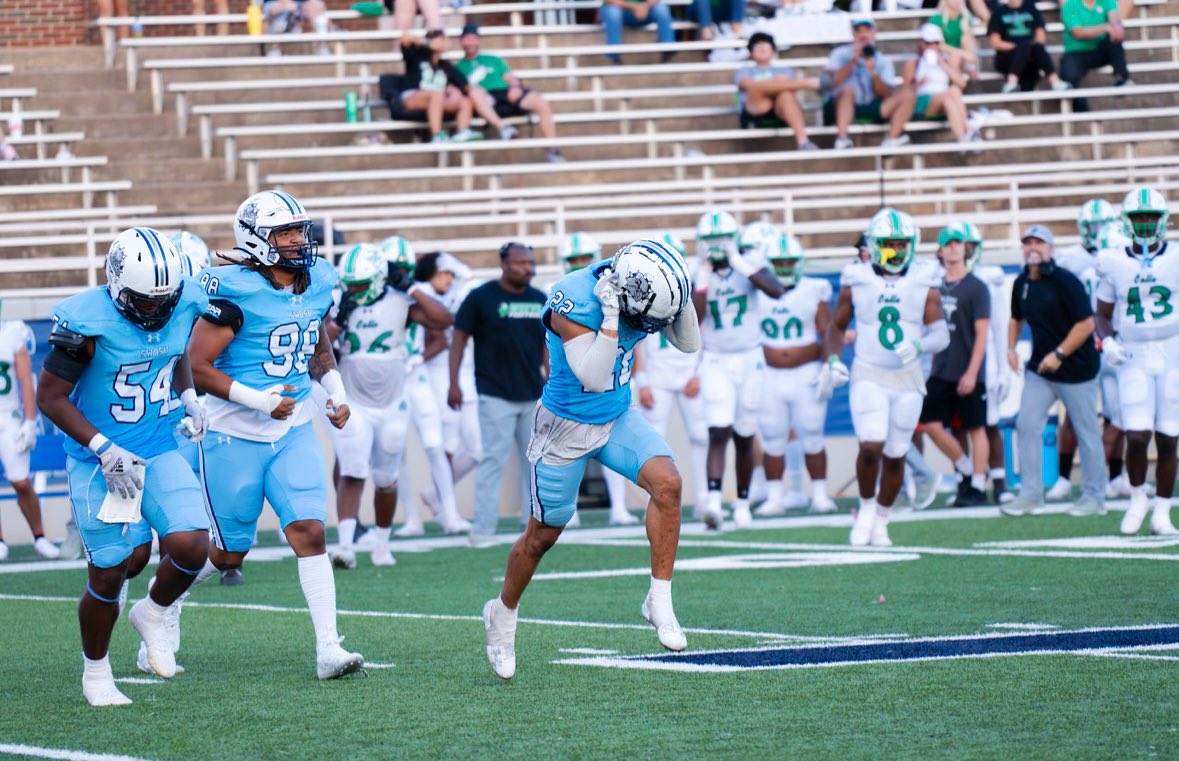Over A year ago I was sleeping on the couch with a blown out Knee. I’m Thankful 🤲🏾to be back!!