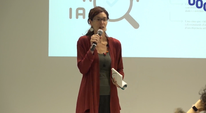 ASaludDigital's tweet photo. #IVSemanaSD |🗣️ @Liliana_ArroyoM aclara con micro en mano que:

➡️Existe el derecho de ser analógico en la sociedad actual. https://t.co/cVlm21udwE