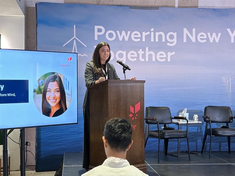 EquinorWindUS's tweet photo. Opportunity in Action 💼📈🤝 An important event in #SunsetPark as #NewYork MWBEs heard from experts about how to get involved in #offshorewind, including access to capital, insurance and what it takes to work on a major infrastructure project like Empire Wind. https://t.co/KwJMLi3HWe