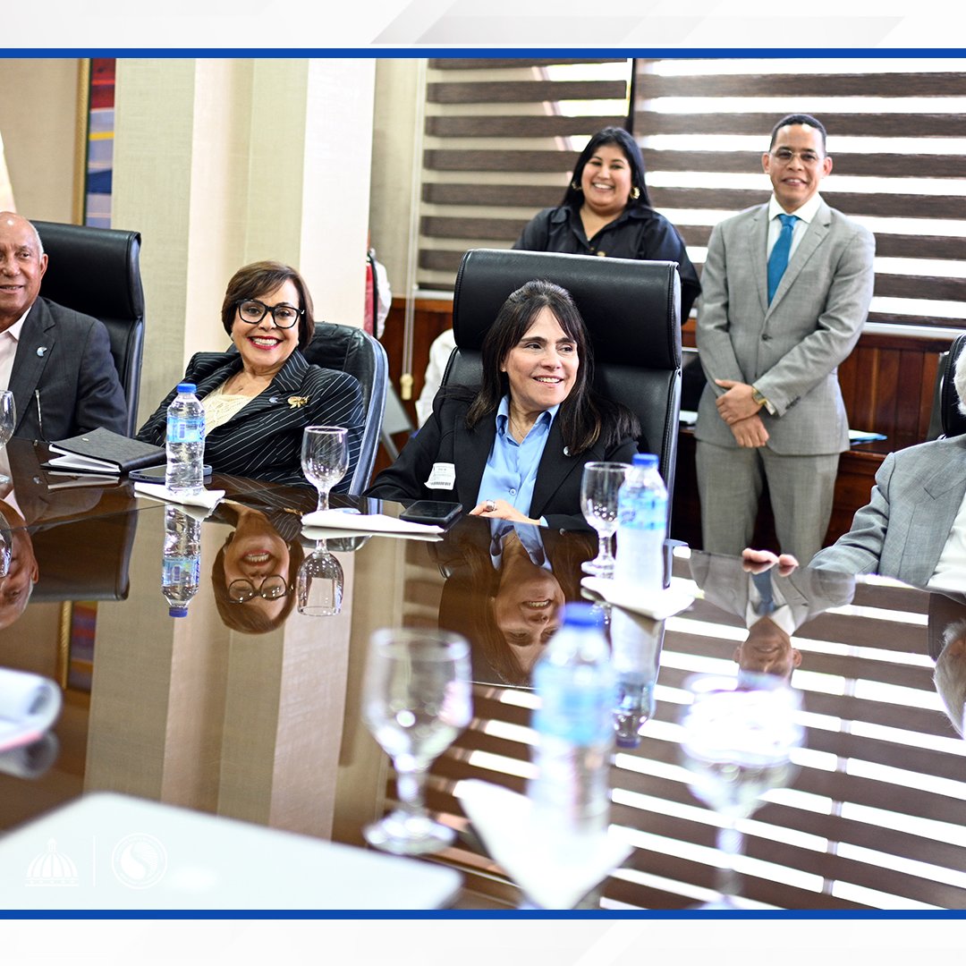 El superintendente Julio César Valentín Jiminián sostuvo un productivo encuentro con la directiva de @‌cadoarorg, en el que escuchó las inquietudes y planteamientos de esta institución.
