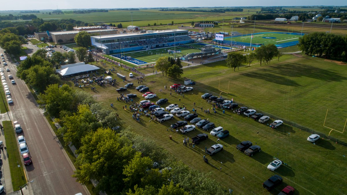 We are so grateful and thankful for the People associated with DSU that made this a tremendous gameday experience for all! 
<a href="/DSUFootball/">Dakota State University Football</a> @DSU_Trojans <a href="/DakotaState/">Dakota State University</a>