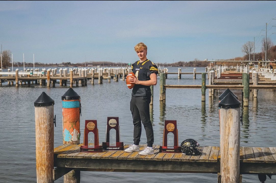 Brett Kitzmiller (@kitzmillerbrett) on Twitter photo After a great game day visit, I am blessed to receive an offer to play for the University of Oshkosh!! ⚫️🟡
<a href="/PeteyBananas/">Peter Jennings</a> <a href="/coachmaerob/">Mason Robinson</a> <a href="/ElkhornFB1HERD/">Elkhorn Football Team Page</a> <a href="/EAHSElks/">Elkhorn Athletics & Activities</a> <a href="/coach_cbc/">Cody Christensen 🏈🏋️⚡️🦌</a> <a href="/UWOFootball/">UW-Oshkosh Football</a> <a href="/FootballWiac/">WIAC Football Recruiting</a> #GoldStandard #WIACFB #d3fb <a href="/MJ_NFLDraft/">Mark Johnson</a> <a href="/PrepRedzoneWI/">Prep Redzone Wisconsin</a> After a great game day visit, I am blessed to receive an offer to play for the University of Oshkosh!! ⚫️🟡
<a href="/PeteyBananas/">Peter Jennings</a> <a href="/coachmaerob/">Mason Robinson</a> <a href="/ElkhornFB1HERD/">Elkhorn Football Team Page</a> <a href="/EAHSElks/">Elkhorn Athletics & Activities</a> <a href="/coach_cbc/">Cody Christensen 🏈🏋️⚡️🦌</a> <a href="/UWOFootball/">UW-Oshkosh Football</a> <a href="/FootballWiac/">WIAC Football Recruiting</a> #GoldStandard #WIACFB #d3fb <a href="/MJ_NFLDraft/">Mark Johnson</a> <a href="/PrepRedzoneWI/">Prep Redzone Wisconsin</a>