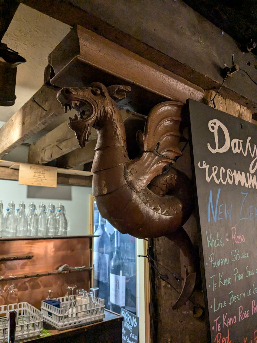 Dragons of London tweet media