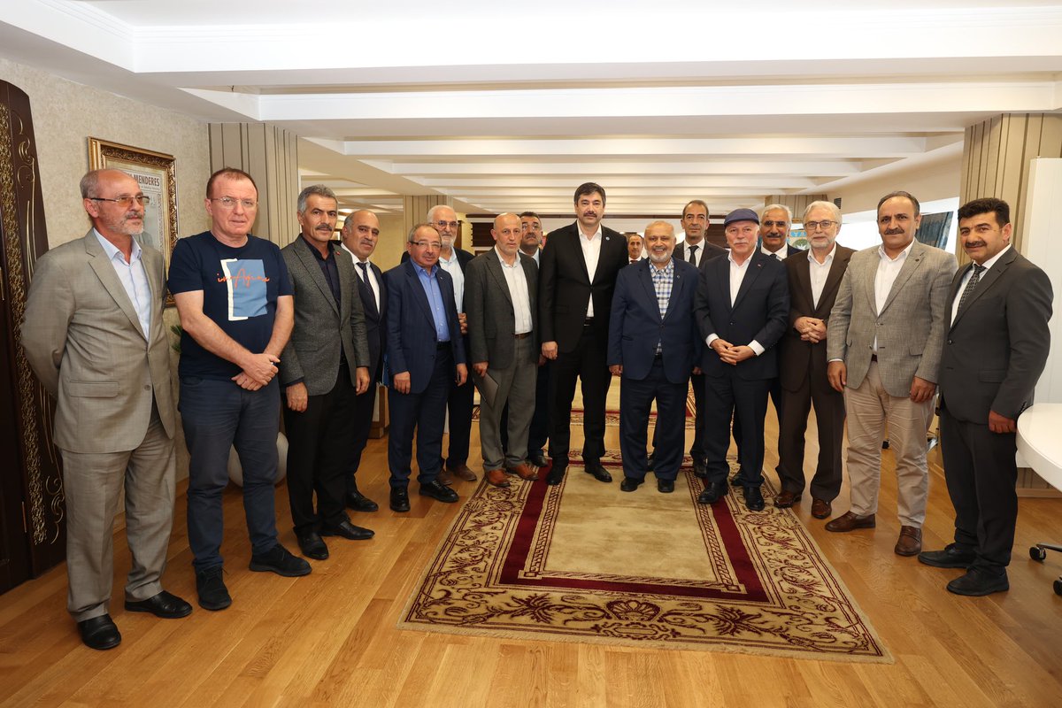 #Erzurum 🇹🇷

Erzurum Büyükşehir Belediye Başkanı sayın Mehmet Sekmen ağabeyimin  misafirperverliğine, ilgi ve alakasına şahsım, Teşkilatım, 
Erzurum Büyükşehir Belediyesi ve ESKİ Memurları adına hassaten teşekkür ederim.

<a href="/mehmetsekmen/">Mehmet SEKMEN</a> 
<a href="/erzurumbld/">Erzurum Büyükşehir Belediyesi</a> 

<a href="/Bem_Bir_Sen/">BEM-BİR-SEN</a>