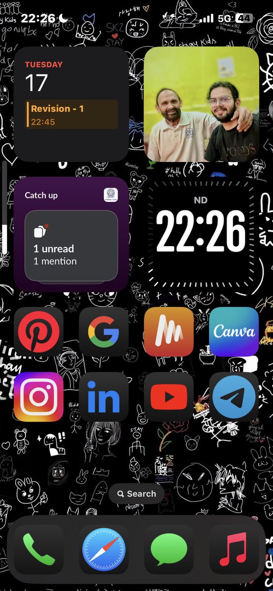 kshitieeee's tweet photo. This is my iOS 18 home screen and Control Centre! 🔥 What's yours look like? Drop a screenshot! 📲👇 #iOS18 #HomeScreenSetup #ControlCentre #TechLife https://t.co/UNKRm1U1yr