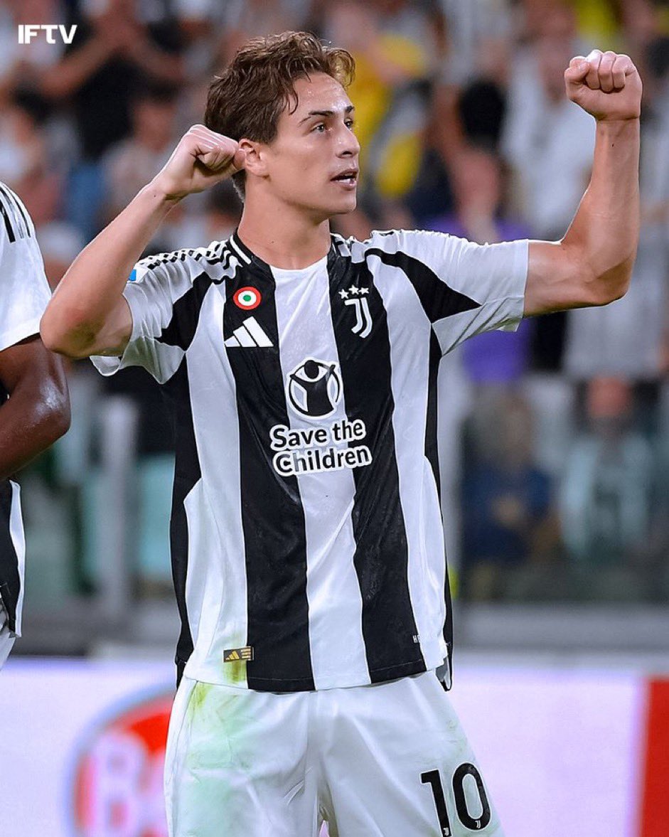 Yildiz in his FIRST ever UCL match scores a beauty “alla Del Piero” 🇹🇷

Meant to be. 🔟👏