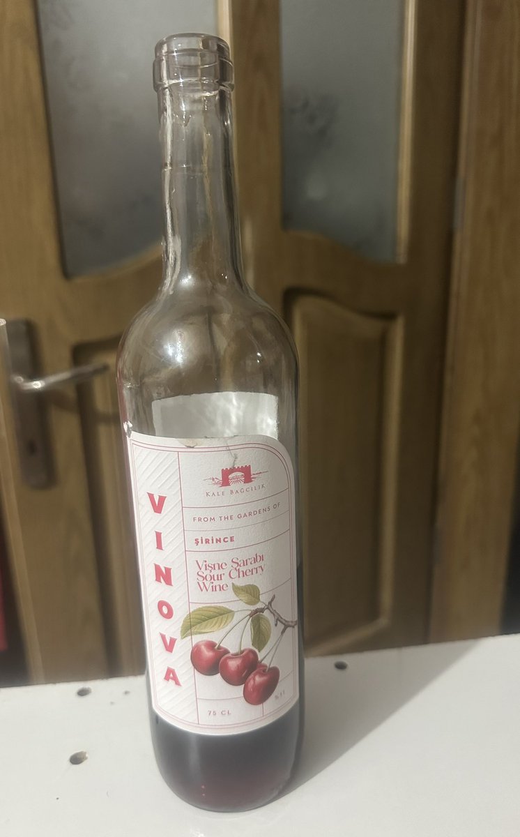 Hayat öyle kısa ki;
Tartışmalara ,
Özür dilemelere,
Kıskanclıklara,
Hesap sormalara zaman yok…

Mark Twain♥️