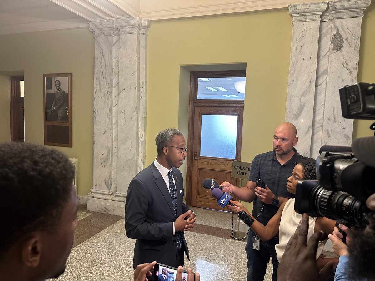 Councilman <a href="/kenyanmcduffie/">Kenyan McDuffie</a> tells reporters <a href="/councilofdc/">Council of DC</a> will vote to approve $400,000 for a private law firm to conduct independent investigation into bribery charge and residency compliance of <a href="/trayonwhite/">CM Trayon White, Sr.</a>   <a href="/nbcwashington/">NBC4 Washington</a>