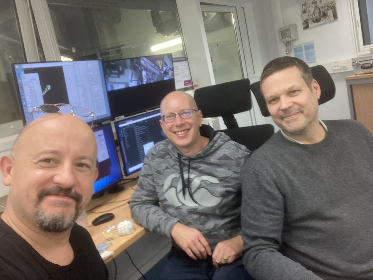 SoM_esrf's tweet photo. Cross-group activities @esrfsynchrotron :  @MXESRF and @SoM_esrf joined forces to exploit future possibilies for high-throughput phase-contrast  microtomograhpy ! #EBSscience #synchrotron #XRAY https://t.co/lD19Fyfxhe