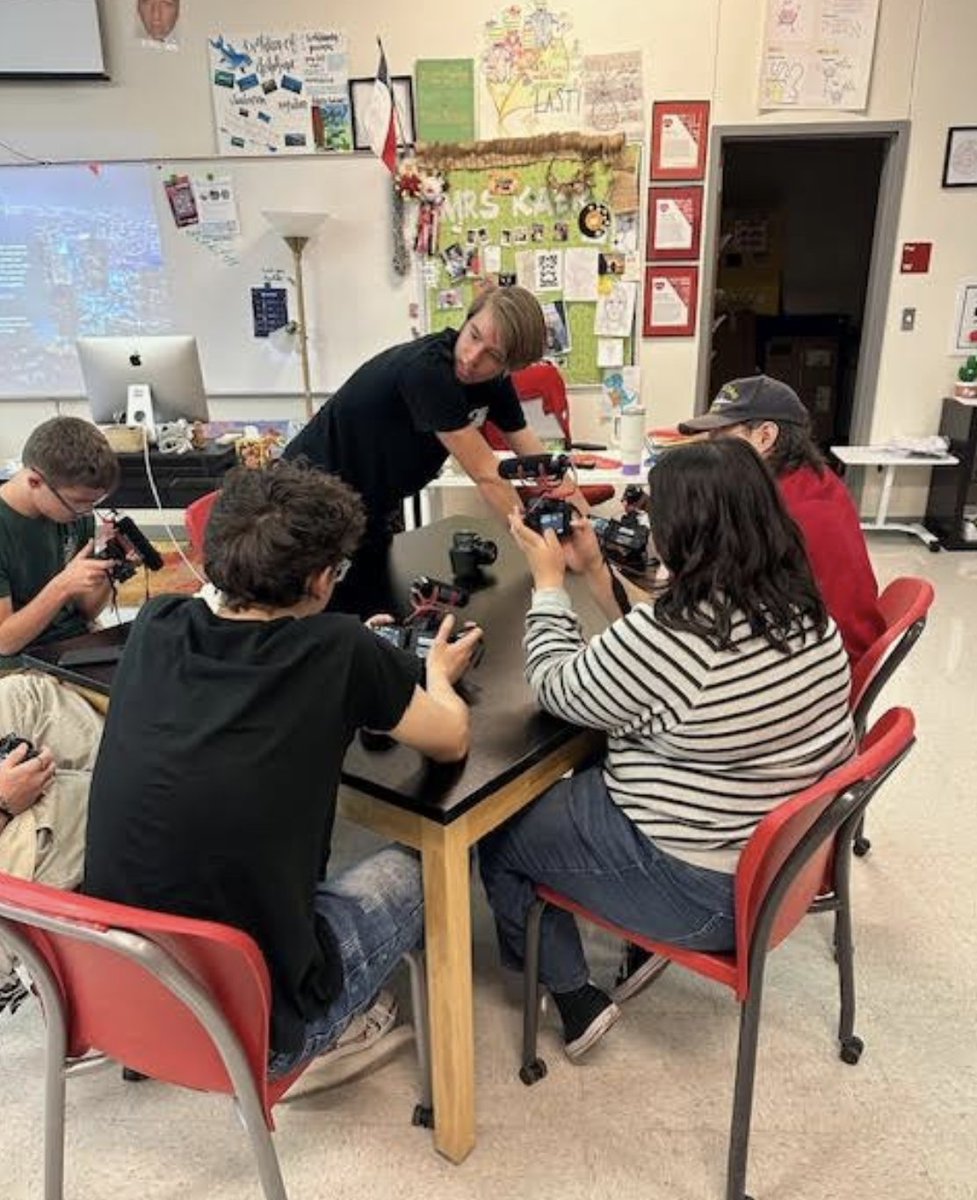 winters_tweets's tweet image. Want to give a huge thank you to Caden Van Cleave for sharing his photography knowledge with our club! He taught us so much about camera settings and different lighting techniques. We&apos;re lucky to have such supportive alumni. 📷 #BeltonISD #Alumnigivingback #riseandroar