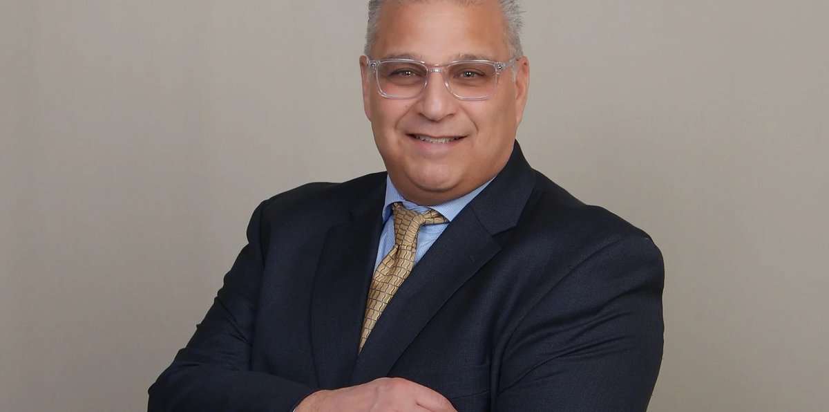 JTrackLLC's tweet image. Bruce, Project Executive at J-Track LLC, manages NYC projects and leads bidding, cost reviews, and growth strategies. With 30+ years in the field, including 25 with Yonkers Contracting, he's handled major projects like the LIRR 3rd Track and Atlantic City Connector. #Construction
