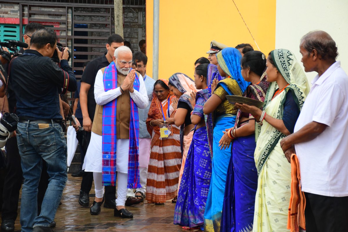 ଏହି କାର୍ଯ୍ୟକ୍ରମରେ ଯୋଗ ଦେଇ ମାନ୍ୟବର ମୁଖ୍ୟମନ୍ତ୍ରୀ କହିଛନ୍ତି ଯେ ମା'ମାନଙ୍କୁ ଆର୍ଥିକ କ୍ଷେତ୍ରରେ ସ୍ୱାବଲମ୍ବୀ କରିବା ପାଇଁ ଏବଂ ଅର୍ଥନୈତିକ ପ୍ରଗତି ପାଇଁ ସୁଯୋଗ ପ୍ରଦାନ କରିବାକୁ ଓଡ଼ିଶା ସରକାର ପ୍ରଗତିଶୀଳ ତଥା ବୈପ୍ଳବିକ ସୁଭଦ୍ରା ଯୋଜନା ଆରମ୍ଭ କରିଛନ୍ତି। ଏହି ଯୋଜନା ପ୍ରତି ମା’ମାନଙ୍କ ମଧ୍ୟରେ ଅଭୂତପୂର୍ବ ଉତ୍ସାହ ଦେଖିବାକୁ