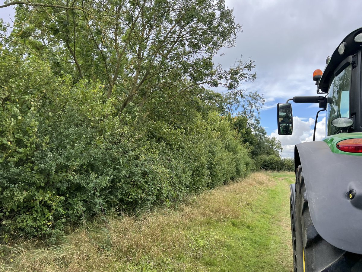 Delighted &amp; proud to have attended the <a href="/RoyalAgSociety/">The Royal Agricultural Society of England</a>'s Awards Day hosted by <a href="/CourteenhallEst/">Courteenhall Estate</a>. The very worthy gold medal recipients included Lord Hertford, Simon Griffiths, David Brass &amp; <a href="/Minette_Batters/">minette batters</a>.
I was particularly pleased to applaud <a href="/angusgowthorpe/">Angus Gowthorpe</a> &amp; <a href="/fowell103/">David Miller</a>