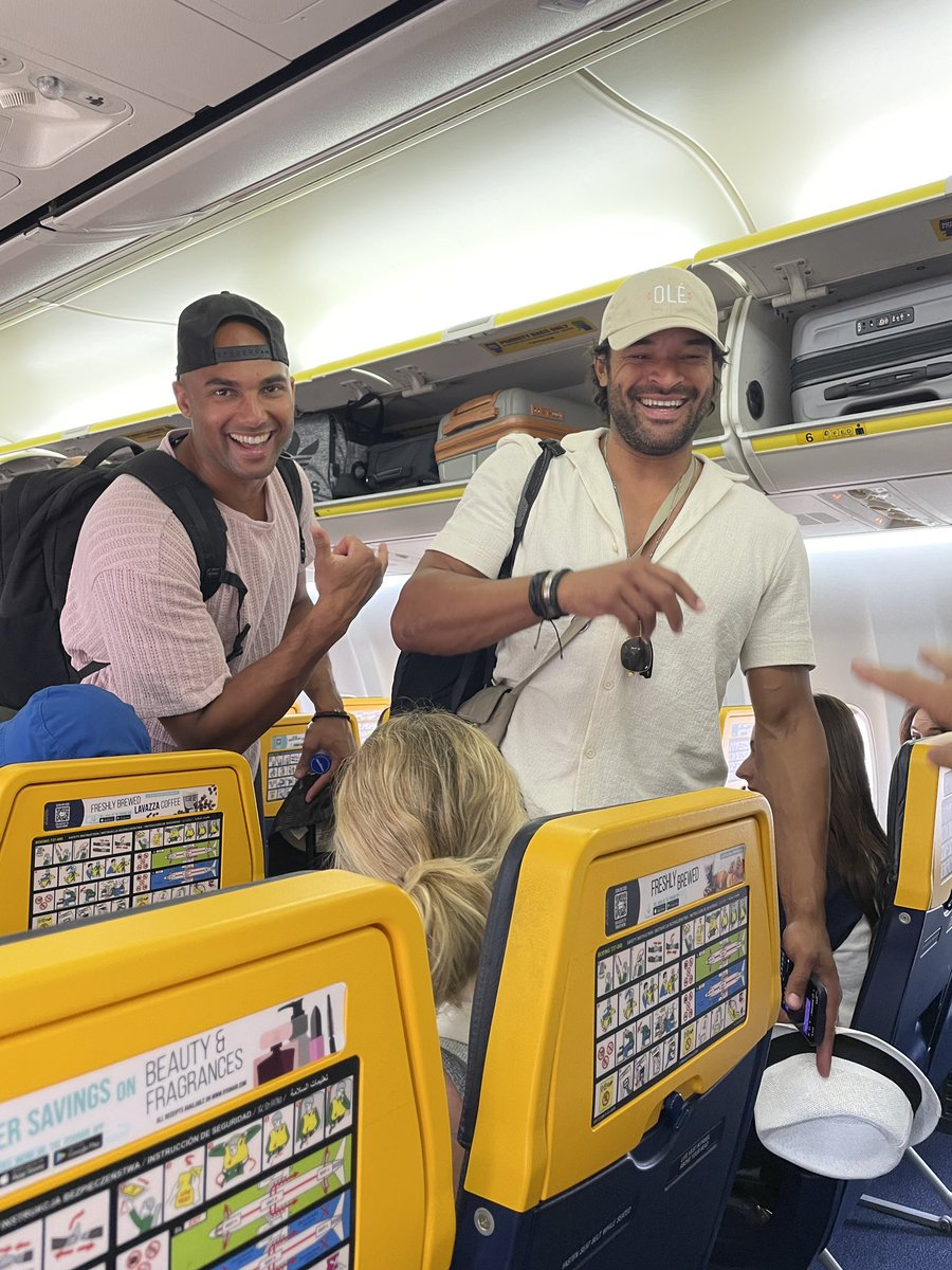 jrt_canada's tweet photo. It’s a small world when you run into @_crouse_ and @TysonGillies21 over the pond 🌎 and it’s not even on the @AmazingRaceCDA!! Thanks for the pic guys 🇨🇦 https://t.co/5R9rcailQO