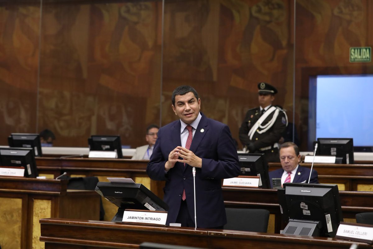 Nunca más, seguirán los atropellos al sector agropecuario y pesquero, quienes han sido afectados por el decomiso de sus productos y retenciones de sus vehículos al momento de trasladar su producción. <a href="/BancadaLa6/">Bancada La 6 y Aliados</a> <a href="/AsambleaEcuador/">Asamblea Nacional</a>