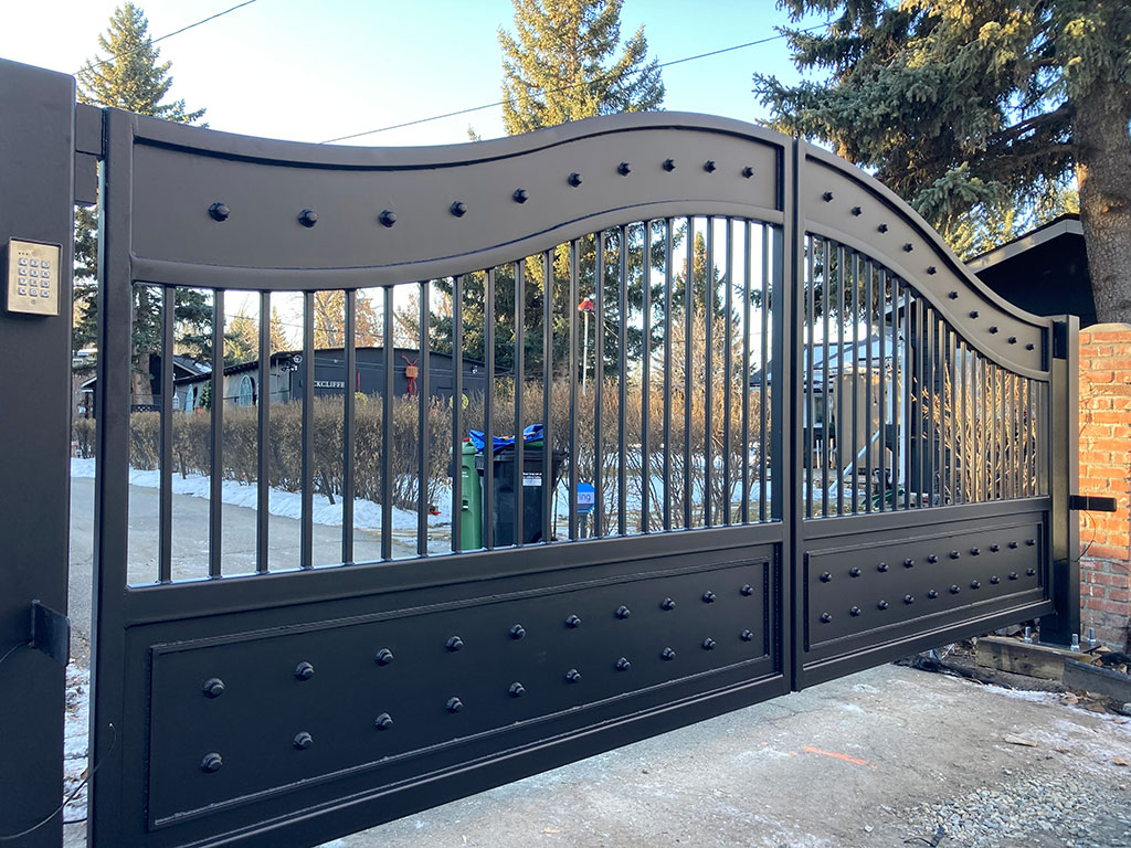 Metalsfarm's tweet image. Double Gate _ Aggressive Swing Design

etsy.com/shop/MetalsFarm 

#MetalGate #DrivewayGate #SteelGate #CanadaMade #FreeShipping #US