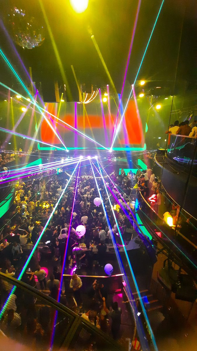 tokencom_'s tweet image. Big shoutout to Tobias Bauer and @Brent_fulfer for throwing an incredible after-party! 🎉 

The music, the stage, the venue—everything was on point. 🔥 The perfect way to kick off #Token2049  tomorrow! 🚀 

#TokenSquared #TokencomToken2049Takeover