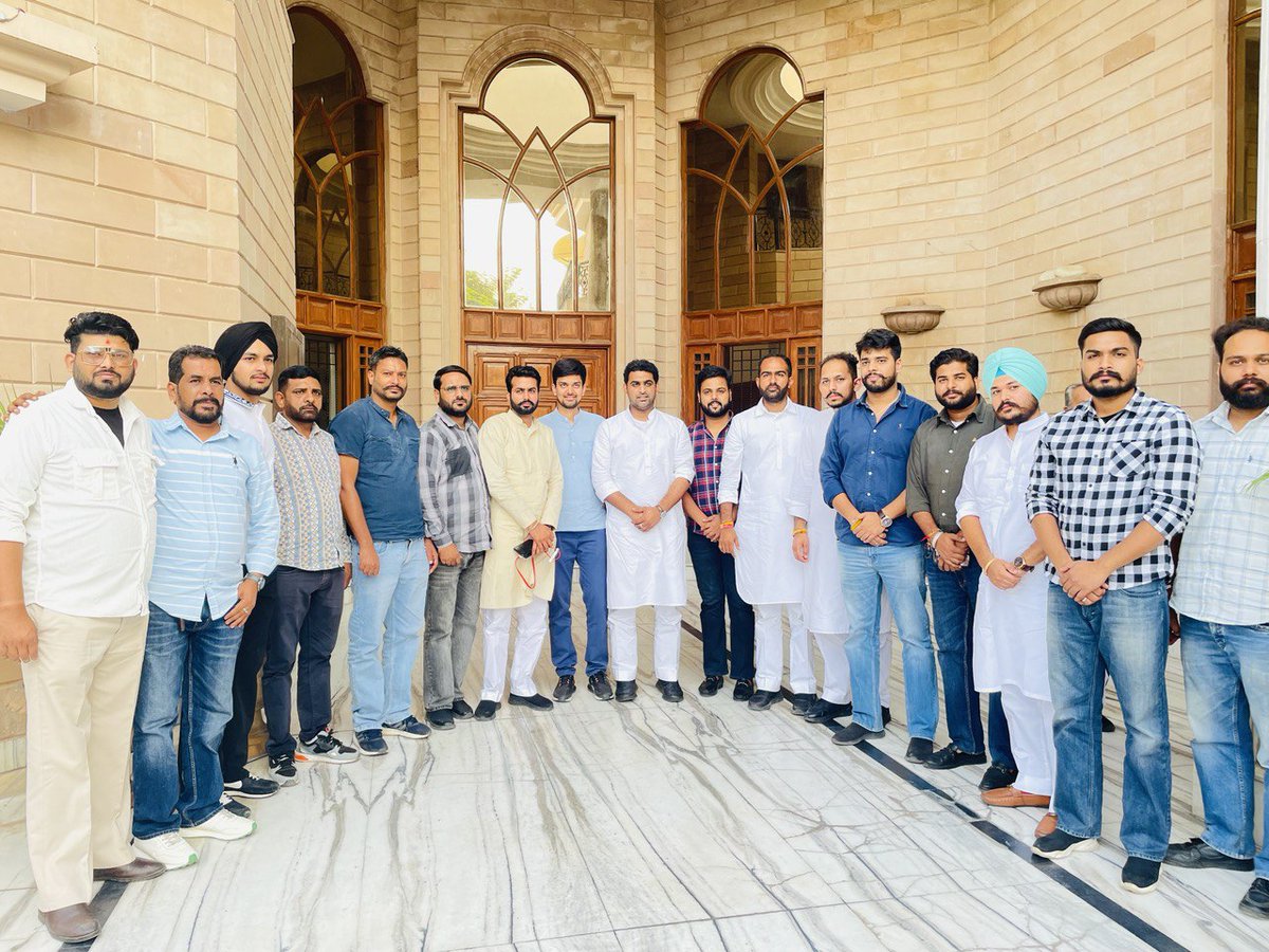dampy_malhotra's tweet photo. Stratetized with Youth Congress Haryana team along with Mohit Mohindra ji &amp; Siddharth bishnoi ji.. 
#haryanaassemblypolls https://t.co/rXiMxkH0Ti