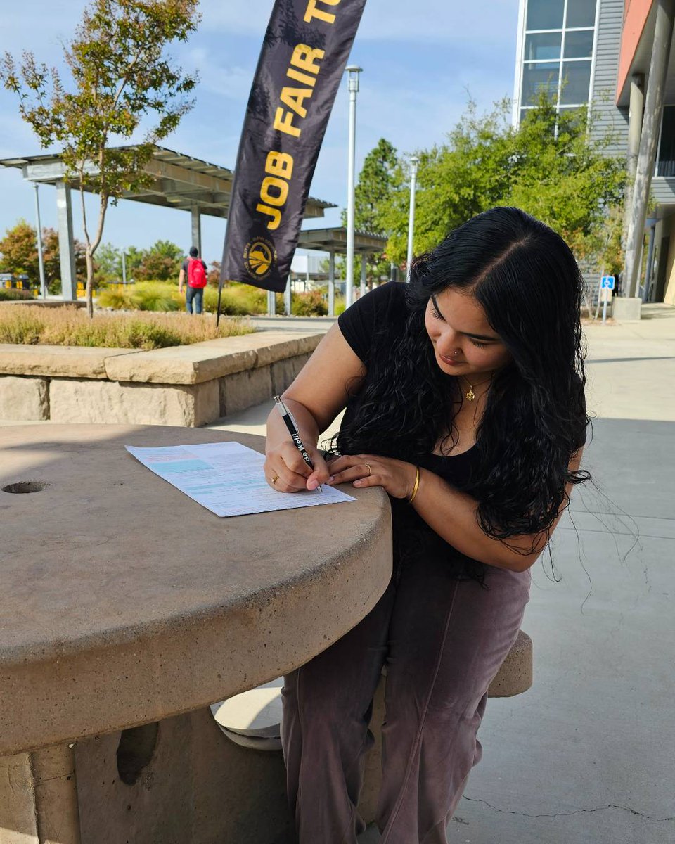 Hey, Roadrunners! Did you know today is #nationalvoterregistrationday? We want to ensure you have all the right tools to register and vote on November 5. You can pick up a voter registration form at the Student Life office or register online at vote.org.