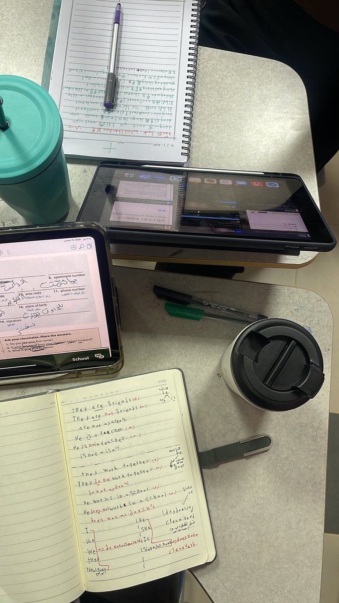 هي تتعلم صيني وانا اتعلم انجليزي اساطير اللغات🤝🏻