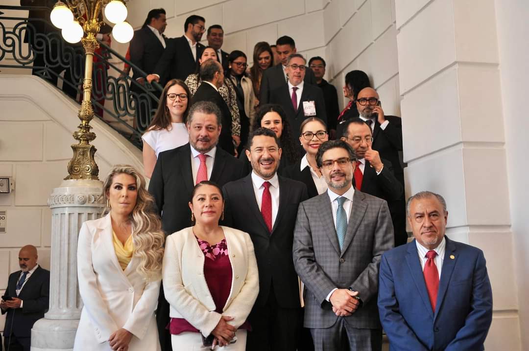 ErnestoVCPT's tweet photo. Muchas felicidades al Jefe de Gobierno @martibatres , por su Informe de Gobierno, reconocemos tubgran capacidad y sensibilidad para gobernar esta gran Ciudad de México. En el Grupo Parlamentario del PT tienes aliados y te deseamos el mayor de los éxitos en tu próxima encomienda. https://t.co/n80MwP9odf