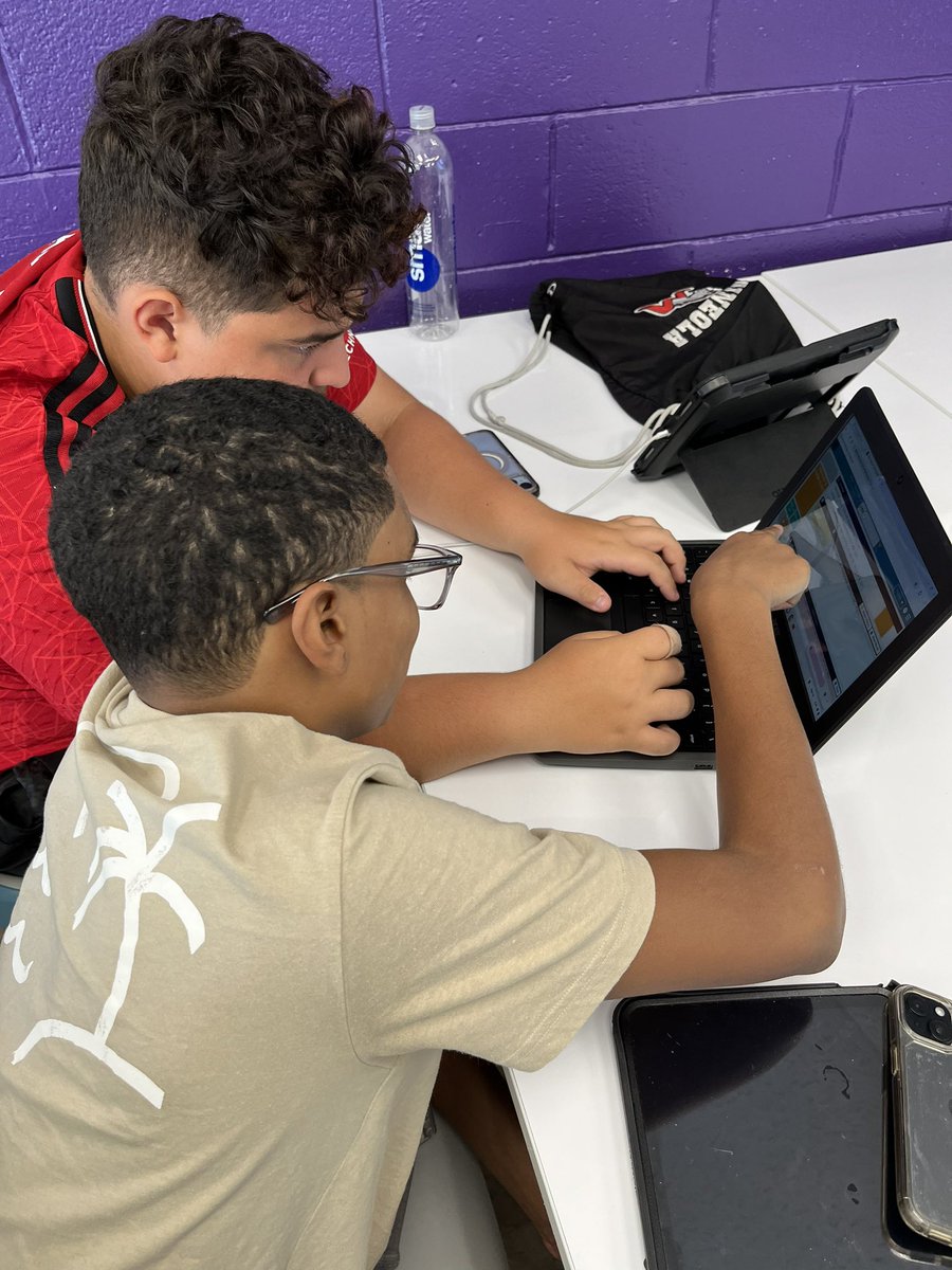 mmcshane_teach's tweet image. In #APCSP, learners participated in pair programming as they learned how to build apps. This allowed them to experience Big Idea 1, Creative Development! It was great seeing the smiles on their faces as they worked together to learn a new skill. @mineolahs #MineolaProud