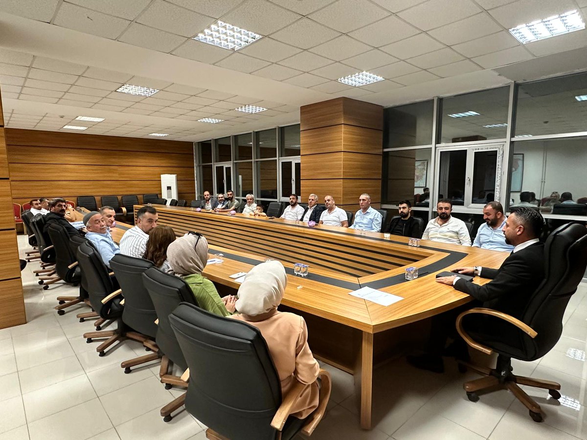 emre_guzelsoy's tweet photo. 📌Ak Parti Bitlis Merkez İlçe Başkanlığı 

Haftalık Yönetim Kurulu Toplantımızı Gerçekleştirdik.

Kongre süreçlerimiz ile alakalı yapılan toplantımızın hayırlara vesile olmasını dilerim.
Milletimize hizmet yolunda 
#Durmakyokyoladevam https://t.co/PaqIR9UNV7