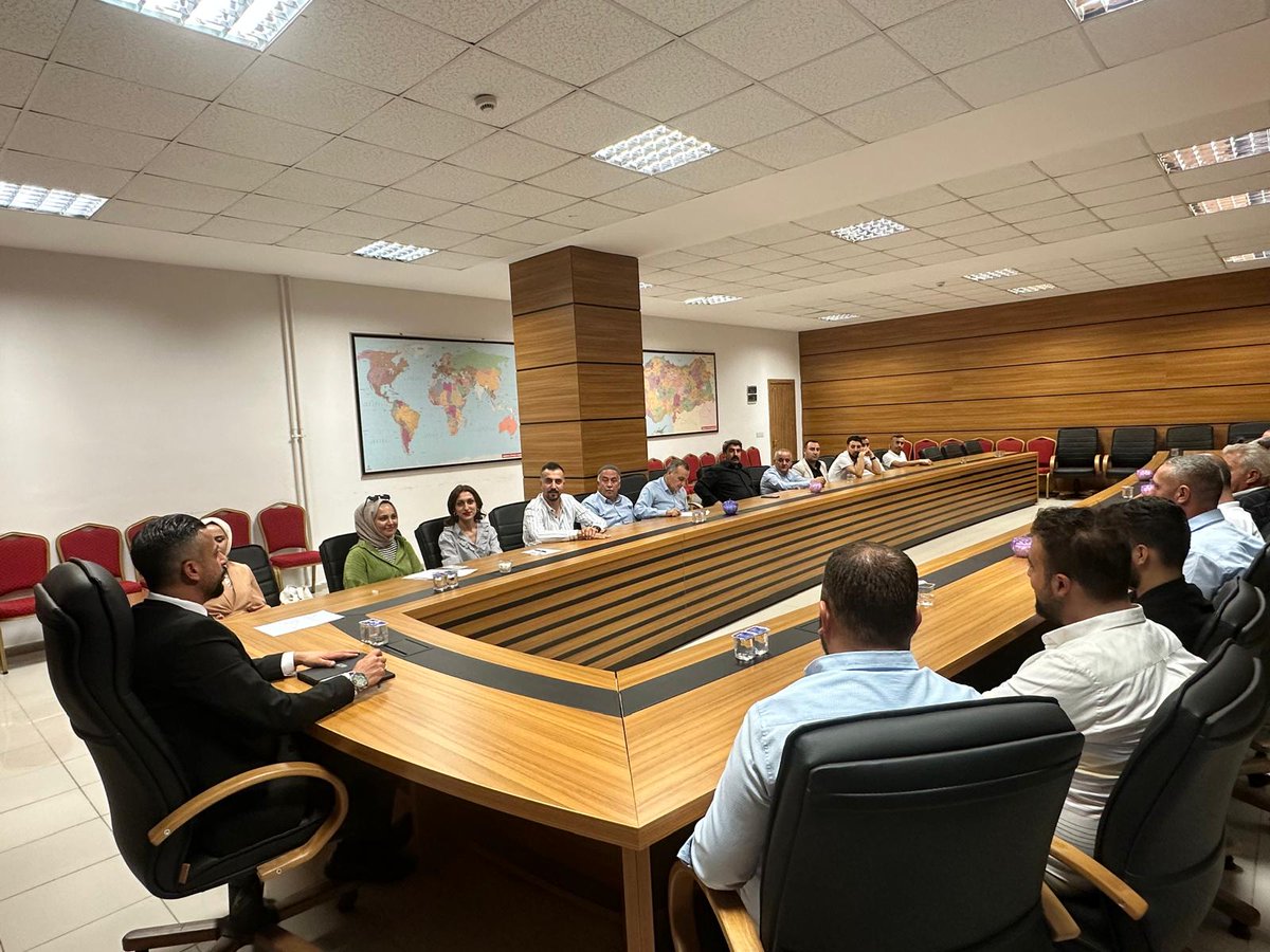 emre_guzelsoy's tweet photo. 📌Ak Parti Bitlis Merkez İlçe Başkanlığı 

Haftalık Yönetim Kurulu Toplantımızı Gerçekleştirdik.

Kongre süreçlerimiz ile alakalı yapılan toplantımızın hayırlara vesile olmasını dilerim.
Milletimize hizmet yolunda 
#Durmakyokyoladevam https://t.co/PaqIR9UNV7