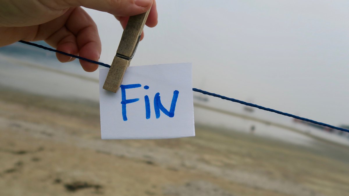Après 11 étés, le 28 septembre sera la toute dernière Biblio-plage de Mme Chose. Ça été fou et fabuleux. Je ne m'en remettrai jamais. Je crois que l'amour de la lecture est une clé pour le bonheur et vous me l'avez prouvé mille fois. Merci ! #BiblioPlage #Tadoussac #Lecture