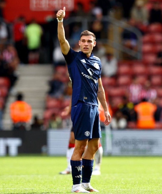 UtdFaithfuls's tweet image. I recently talked about how Ugarte gives us several midfield options, with one being Ugarte x Casemiro to allow Kobbie Mainoo rest, and we're seeing that in his first start.

Casemiro being a bit more advanced and progressive, while Ugarte sits deep. 

Tasty 😍🔥