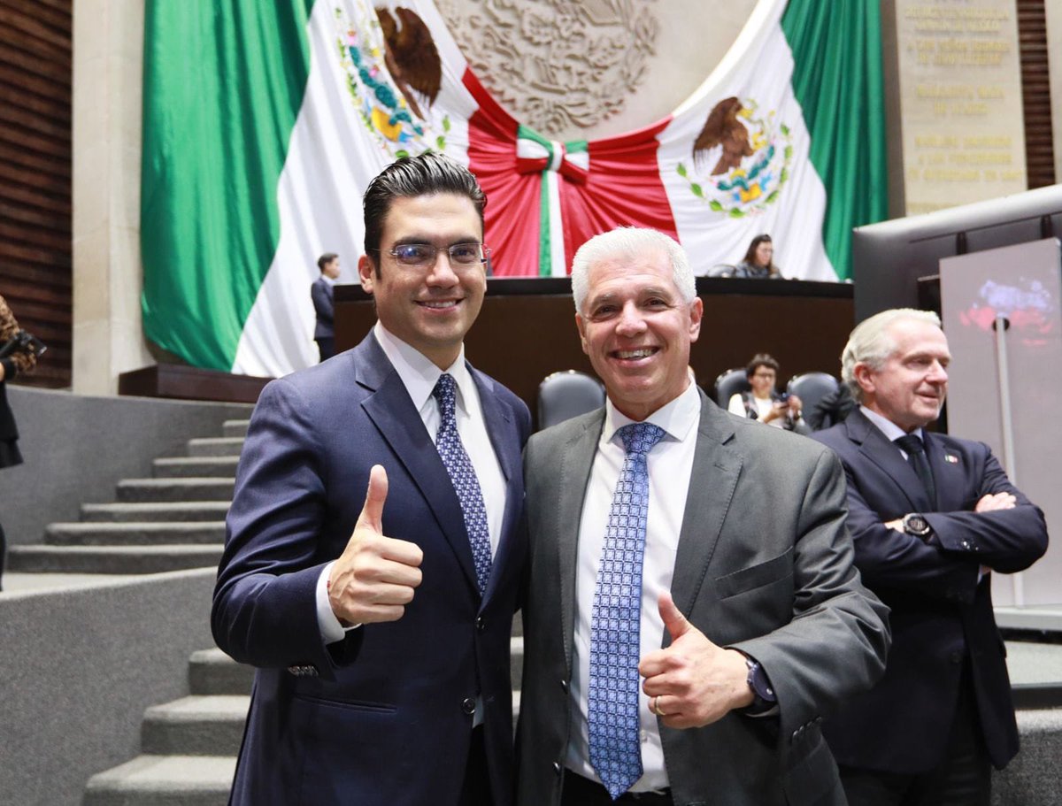 ¡Feliz cumpleaños amigo  <a href="/DiputadoRodrigo/">Rodrigo Sánchez</a>!
Que este nuevo año de vida te traiga grandes satisfacciones en lo personal y profesional. ¡Te mando un fuerte abrazo y mis mejores deseos!