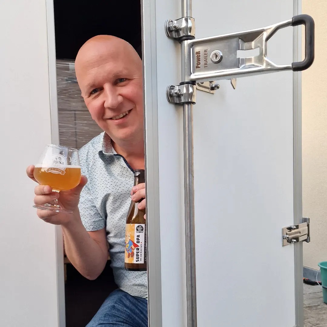 HopSaSam's tweet photo. De splinternieuwe HopSaSam trailer 🥰🤩
Daar toasten we op 👌🏻🍻
The HopSaSam Lab 💚
🥰
#TheHopSaSamLab #HopSaSam #Oudenaarde #Belgisch #bier #Belgischbier #fieroponsbier #craftbeer #beers #goldmedal #winner #beer #madeinbelgium #brewing #beergeeks #beersnob #beerbeerbeer #brewe… https://t.co/8PN5LH9WXV