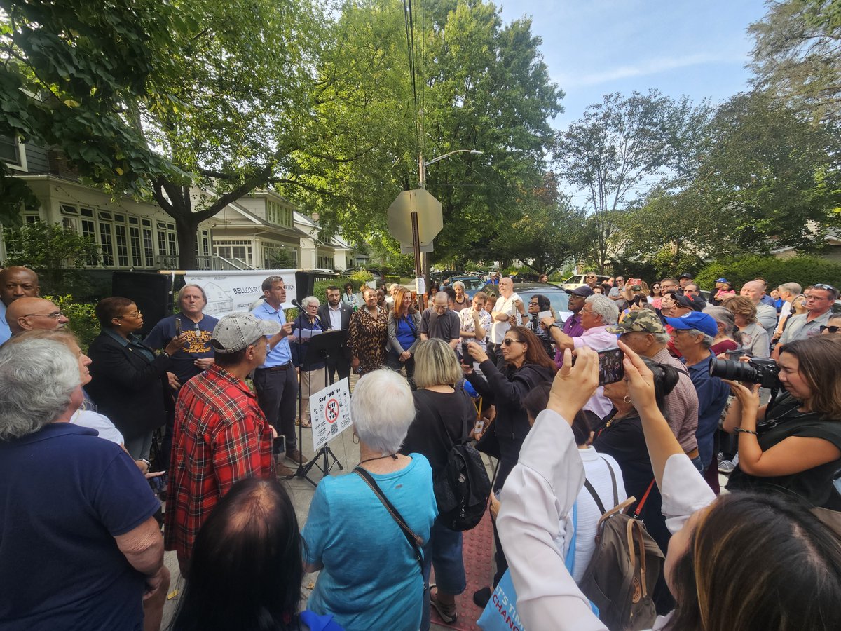 edbraunstein's tweet photo. Yesterday, I held a press conference where Eastern #Queens civics, homeowners, and elected officials showed up in numbers to say, "No to City of Yes." By all accounts, the Mayor &amp; City Council are moving forward with the housing plan, despite significant opposition. (1/3) https://t.co/UmZY8krobl