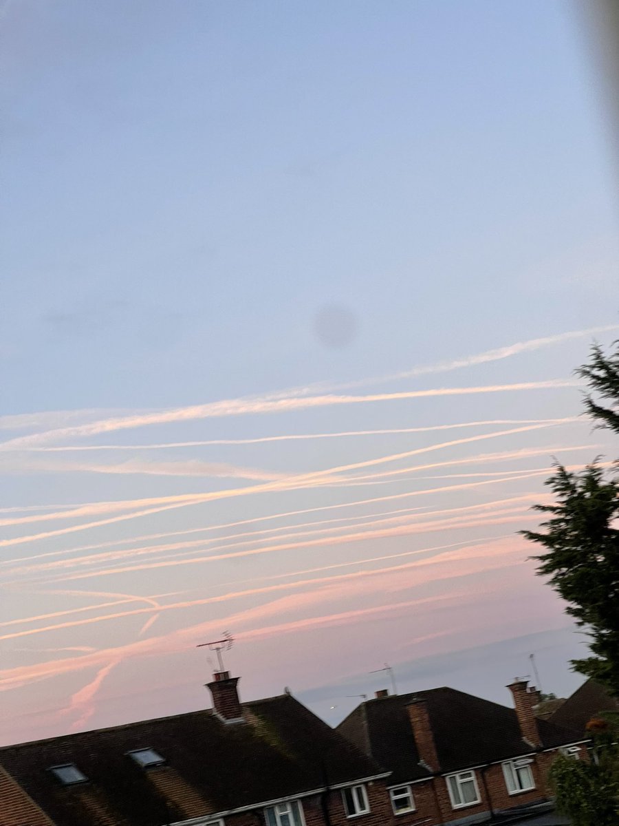 LynxTotem's tweet image. 17/09 1am and 6am and London #chemtrail #GeoEngineering #WeathModification er