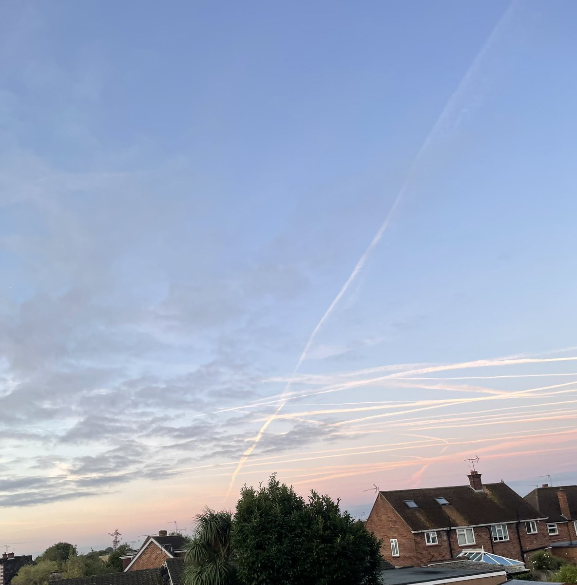 LynxTotem's tweet image. 17/09 1am and 6am and London #chemtrail #GeoEngineering #WeathModification er
