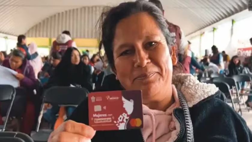 estatal_el's tweet photo. Mujeres con Bienestar Edomex: Autoridades informaron que uno de los factores para dar de baja del programa en la siguiente convocatoria es cumplir 65 años. El gobierno estatal sigue con la entrega de las tarjetas pendientes a las mexiquenses. https://t.co/Hah9pBdbx0