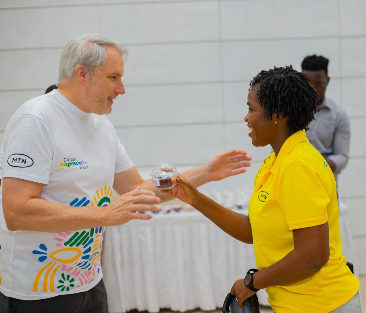 MTNGhanaCareers's tweet photo. Sweet moments at MTN House! Celebrating our teamwork and dedication during Global Appreciation Week.  #GlobalAppreciationWeek https://t.co/BrCXQ077Hq