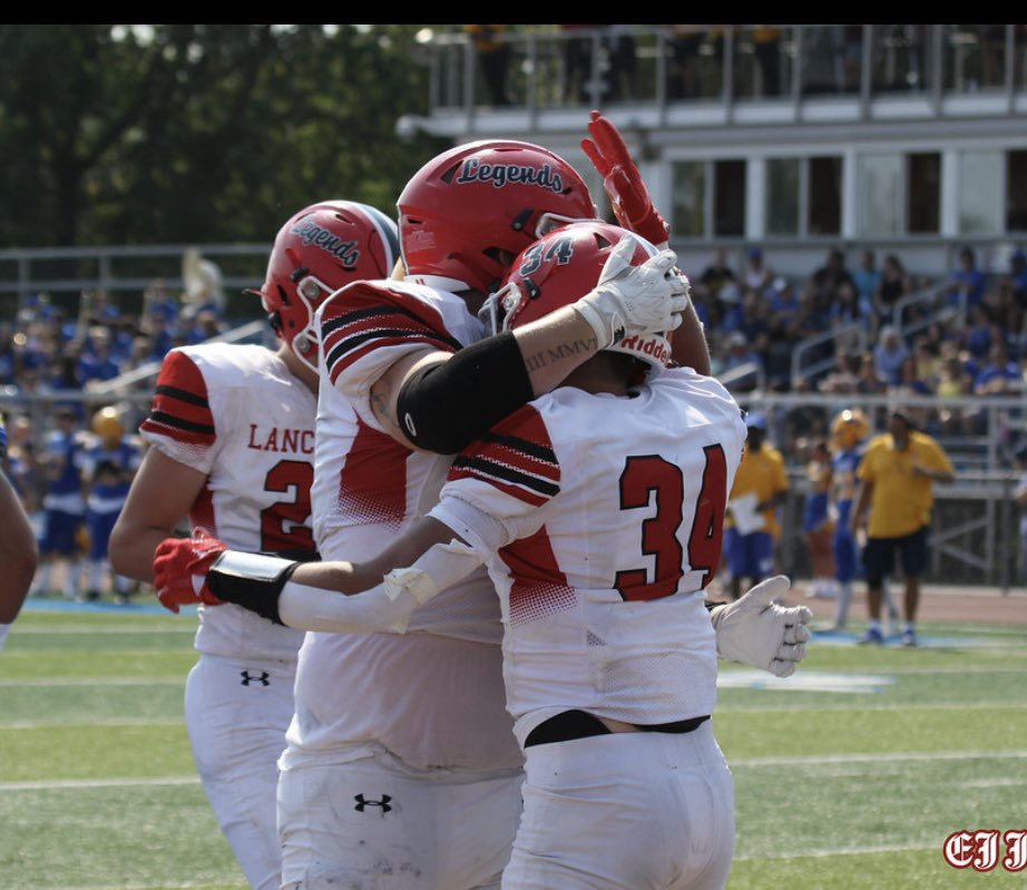 haffa_owen's tweet photo. Past two games were great Week1 Lancaster vs McQuaid, Week2 Lancaster vs Lockport. Great effort from both teams. Getting better each week.🔴⚔️⚫️@LHSfballLegends @LITMINC 

https://t.co/aysbtzNz4O https://t.co/oVxQLWhoM6
