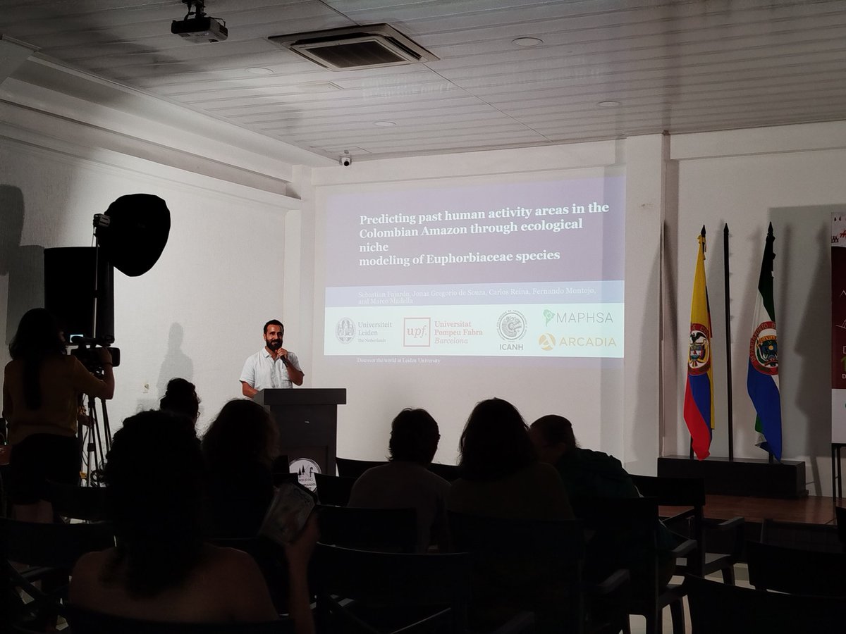 MAPHSA_project's tweet photo. Our own Sebastian Fajardo is now presenting some promising results on predictive modelling of archaeological sites using species indicators. #EIAA @MAPHSA_project @ArcadiaFund https://t.co/0jaE2GyUTc