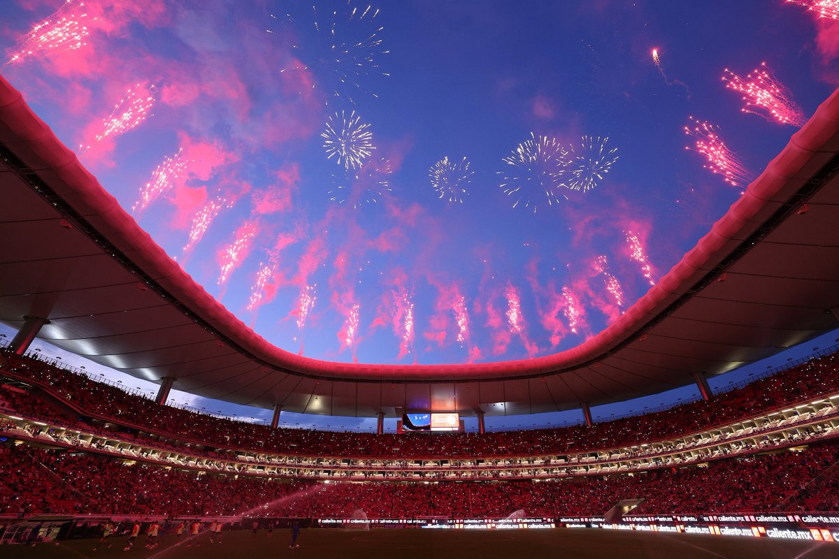 🎟️ Tengo 15 pases dobles para regalar, cortesía de <a href="/MercadoPagoMex/">Mercado Pago México</a>, para que se vayan a ver el <a href="/Chivas/">CHIVAS</a> vs <a href="/clubleonfc/">Club León</a> de mañana.

🔴 Lo único que tienen que hacer es:
• RT a este post
• Seguir a <a href="/MercadoPagoMex/">Mercado Pago México</a>
• Suscribirse a mi canal de YouTube: youtube.com/@rodrigocamach…

🔜