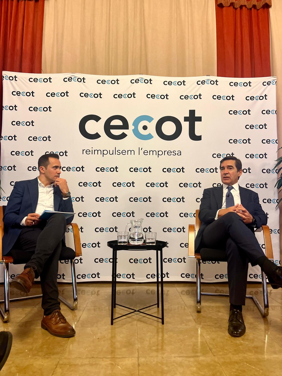 PatronalCecot's tweet photo. Hem tingut ocasió de traslladar al president de @bbva Carlos Torres Vila, la preocupació del teixit empresarial català per l'accés de les #pimes al finançament, davant d'un possible escenari de concentració bancària. 
Ho hem fet en el marc del #FòrumCecot a la nostra seu. https://t.co/XKc9unBTWk