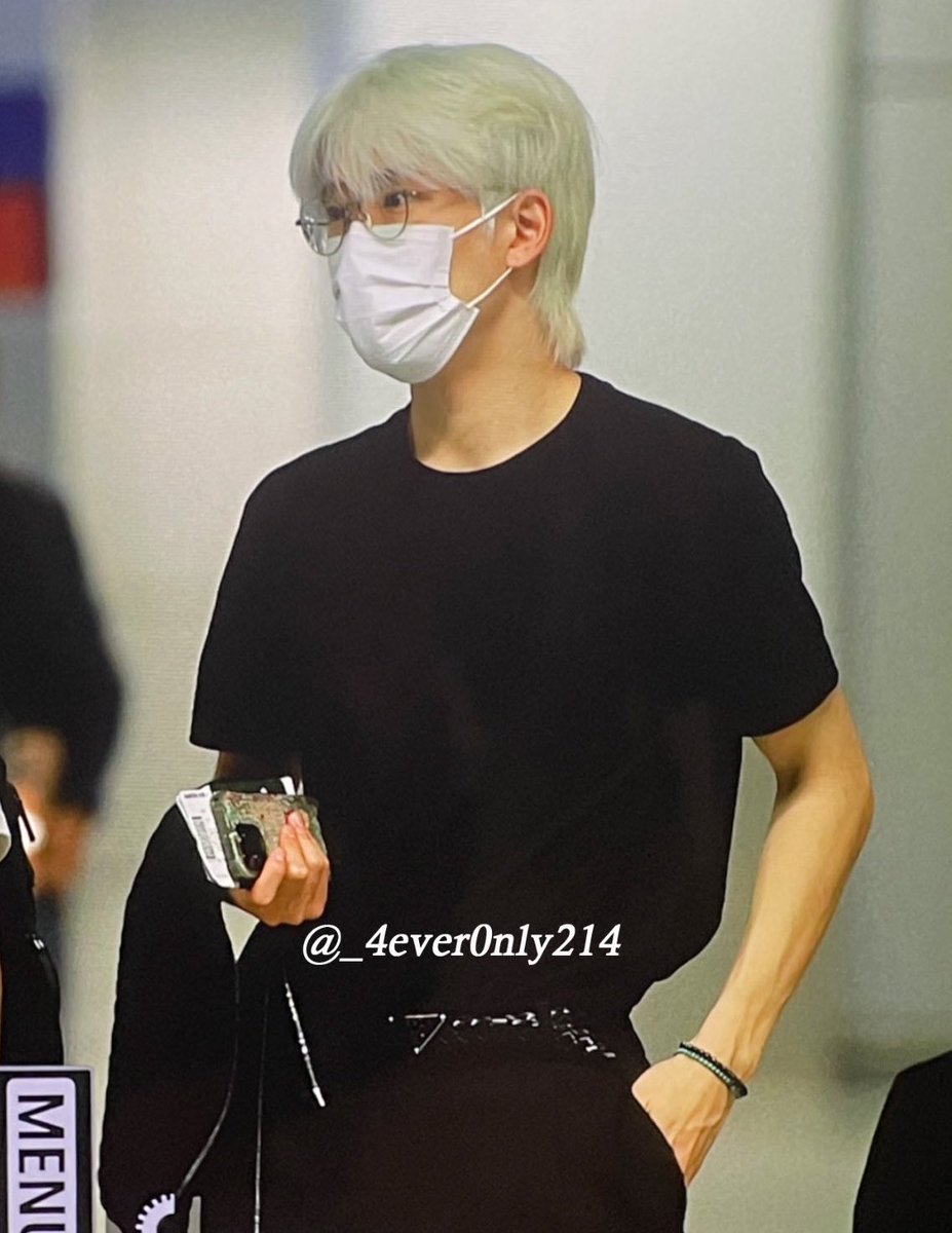 mildmungtae's tweet image. ทำไมมารับหนูช้า                     
                                                    ขอโทษค่ะคนดี รถมันติด