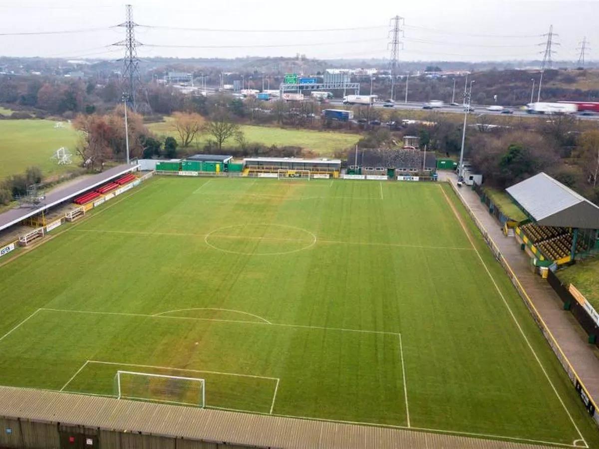 ShipLane1890's tweet photo. Did you know? Ship Lane was orignally part of
@ThurrockHotel
The stadium orginally had two pitches.  
Player changing rooms were orginally located in the hotel   
The playing area was eventually turned 90 degrees to it's current configuration to form one 11v11 pitch https://t.co/TXaLKklwPX