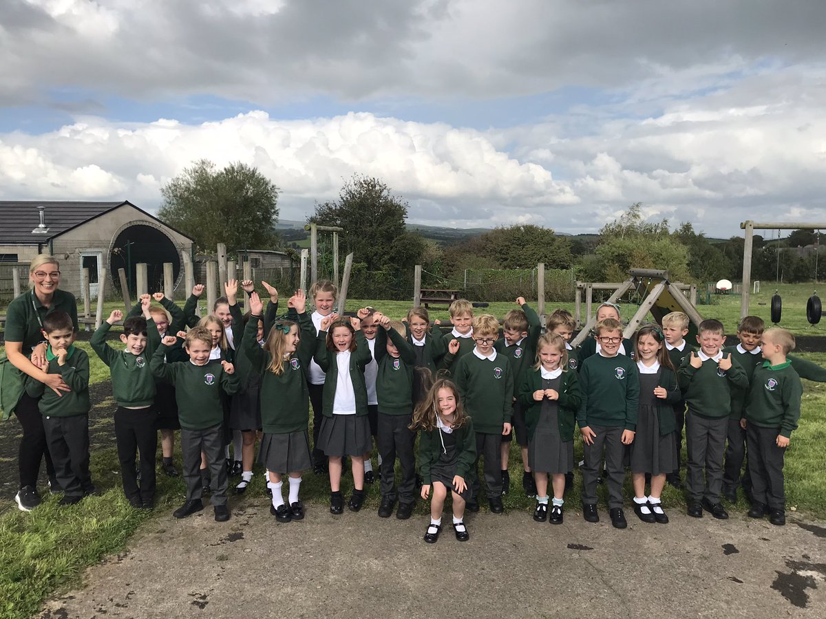 Mrs L Woodburn tweet media