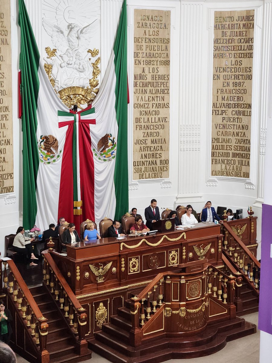 Hoy en el <a href="/Congreso_CdMex/">Congreso de la Ciudad de México</a> el Jefe de Gob <a href="/martibatres/">Martí Batres</a> deja exhibidos a los panistas de la Benito Juárez 

Mientras otras alcaldías (incluso municipios) se coordinaron para limpiar cisternas y tinacos por supuesta agua contaminada, la alcaldía panista fue la única que no ayudó 😳