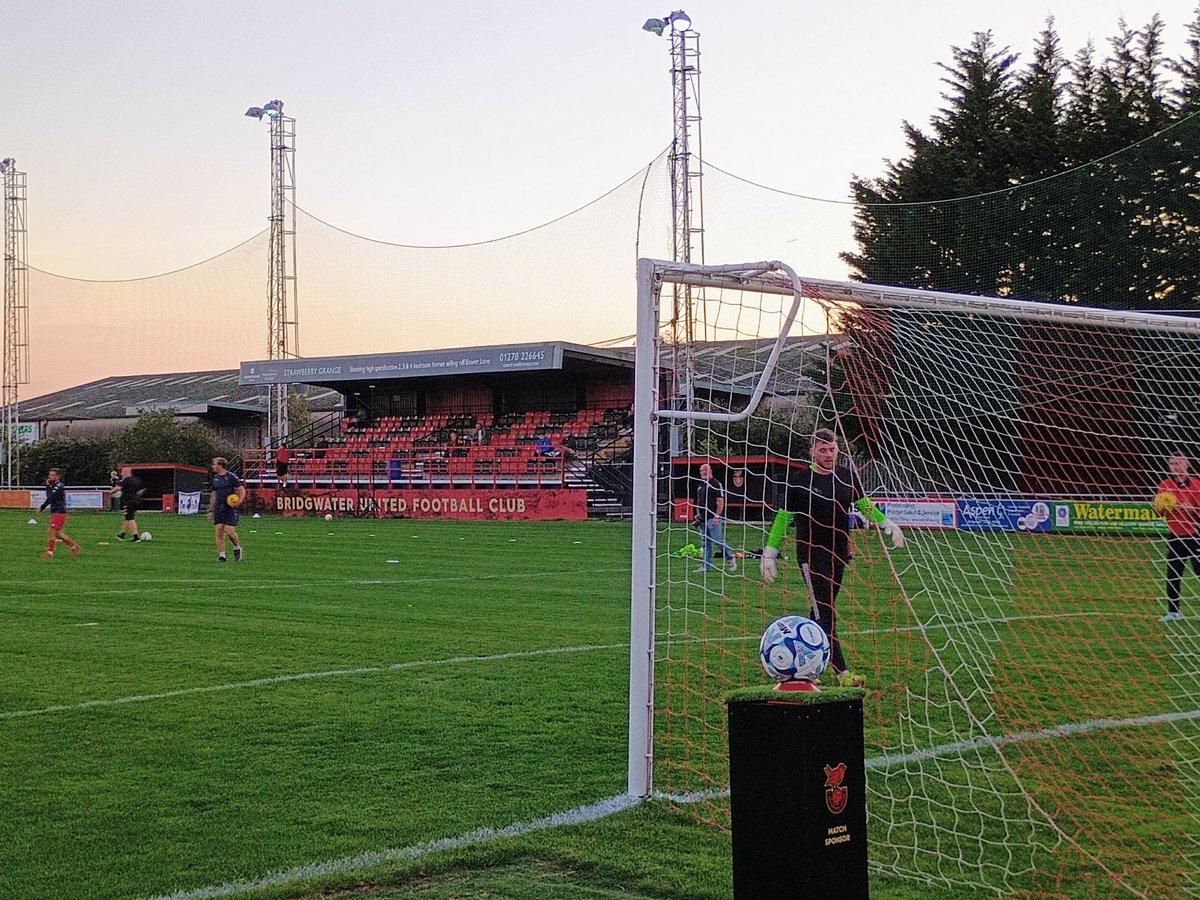 arl2839's tweet photo. At Bridgwater United v Shepton Mallet tonight. https://t.co/EZni8XbnOh